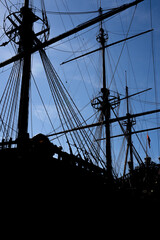 Obraz premium Silhouette of a spanish Galleon