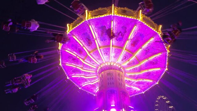 Kettenkarussell auf einem Jahrmarkt