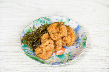 干し揚げと昆布の煮物