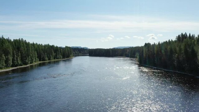 survol de rivi&egrave;re, fleuve et lac en Su&egrave;de