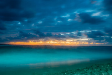 Fototapeta na wymiar sunset over the beautiful sea