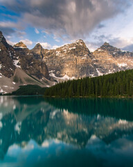 Moraine Lake, Banff, Alberta Canada | Banff National Park