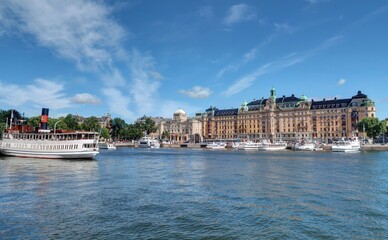 navigation dans le port de Stockholm en Suède