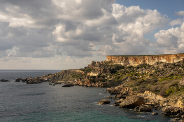 wybrzeże Malty klify - obrazy, fototapety, plakaty