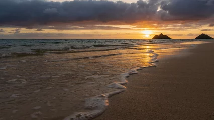 Fototapeten sunset at the beach © ineffablescapes