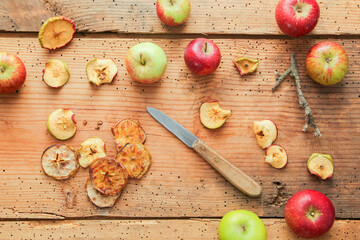 Apfelscheiben trocknen Apfel Äpfel trocknen dörren