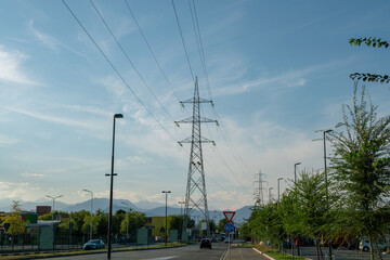 Obraz premium electricity pylon: energy crisis and energy cost, two increasingly important voices in the economic, industry and political debate of the world.