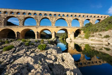 Papier Peint photo autocollant Pont du Gard View of famous Pont du Gard, old roman aqueduct in France