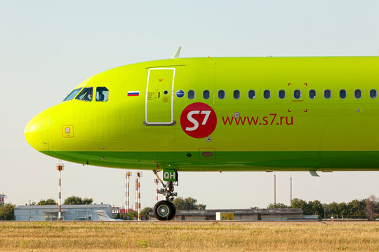 S7 Airlines Airbus A321 Takes Off