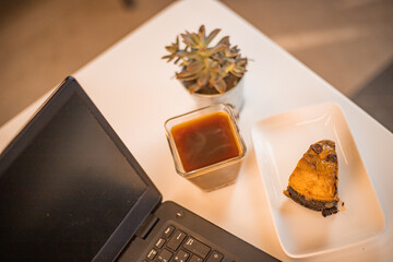 Café Caliente en oficina