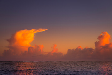 Obraz premium Idyllic Porto Seguro empty Beach at sunset in Trancoso, BAHIA