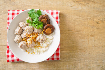 Dried Rice Porridge with Boiled Pork Bowl