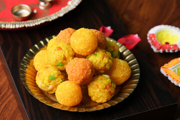 Motichoor Ladoo Rava Laddu Kesar besan boondi laddu Semolina Indian sweet dish mithai Diwali Dussehra Holi Ram Navmi Ganesh chaturthi Durga Pooja festival dessert snack Kerala Mumbai India Sri Lanka
