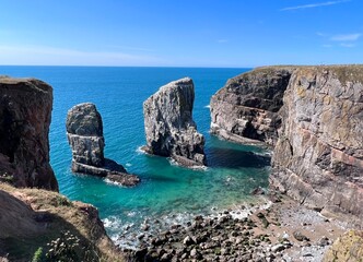 Naklejka premium Elegug Stacks, Wales