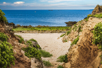 Fototapeta na wymiar One of the beaches of Hoedic Island in France. Small paradise in Brittany or calm, tranquility and environment are preserved.