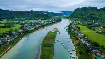 Fototapeta na wymiar Phong Nha Scenery