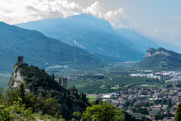 Fototapeta na wymiar view from the mountain to the northern lago di Garda