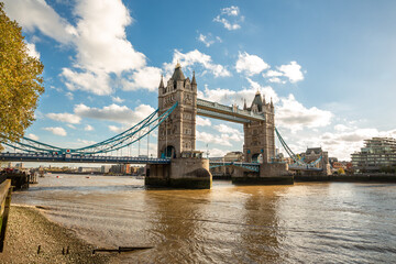 Fototapeta na wymiar tower bridge in london at sunny day - London UK