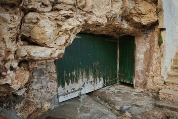 puerta de garaje para guardar barcos