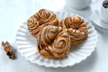 Kanelbullar, swedish cinnamon and cardamon buns,