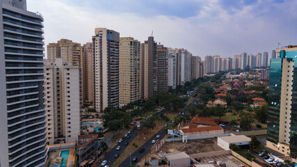 Avenida Fiusa na cidade de Ribeirão Preto.