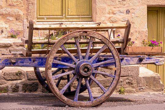 wooden vintage wagon