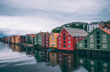 Fototapeta premium trondheim houses on the river