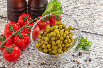 Canned sweet green peas conserve