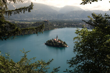 Vista del lago Bled desde la montaña
