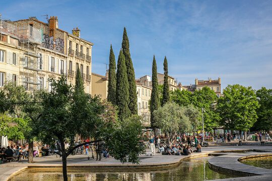 Downtown Marseille, France : Cours Julien