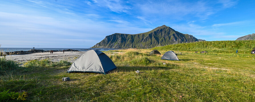 Zelten und Camping am Strand auf den Lofoten © www.push2hit.de