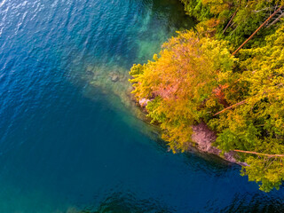 beautiful scenic views at lake jocassee south carolina