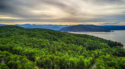 beautiful scenic views at lake jocassee south carolina