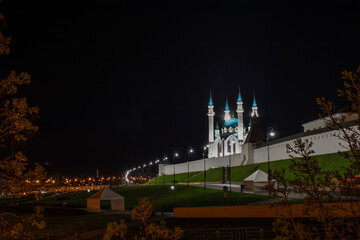 Obraz premium Kul Sharif at night with lights. Kazan, may 2022.