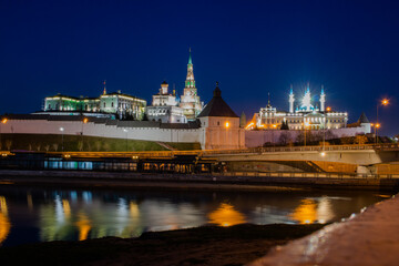 Obraz premium Panoramic view with Kazan Kremlin at night, mosque Kul Sharif and with river Kazanka.May 2022