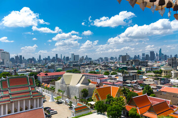 bangkok sky line, templos y rrascacielos