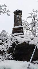 Bismarckdenkmal im Schnee