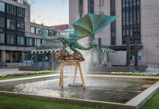 Dragon Fountain created by Aureliano Aguiar, c. 2009 - Braga, Portugal