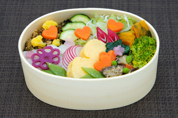 ハートの人参弁当