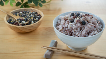 雑穀米(十五穀米)・日本の食卓