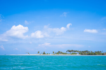 Fototapeta na wymiar Landscape of beautiful tropical island beach