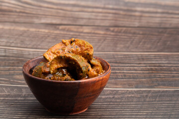 Mango Pickle Also Called Aam Ka Achar, Organic Dry Kachi Keri Achaar, Masaledar Sookha Kairi Made Of Kacha Raw Green Sliced Mangoes Mixed Marinated With Ghani Sarson Tel, Masala, Spices, Mustard Oil