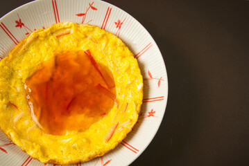 おいしい餡かけがかけられたかに玉