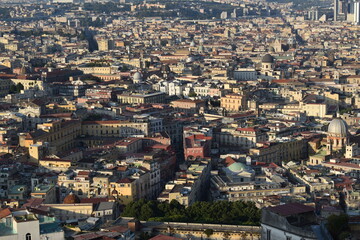 Naples en hauteur