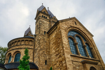 Ansicht einer historischen Kirche in Düsseldorf Derendorf