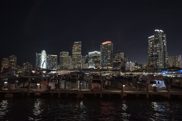 Fototapeta na wymiar Downtown Miami skyline at night