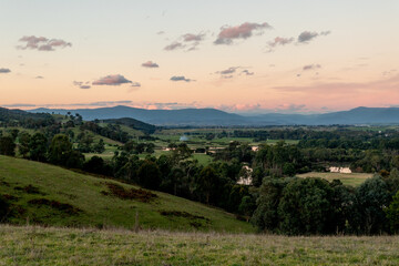 Photograph displaying the Yarra Valley located at Mount Lofty Circuit Walk (Warrandyte State Park) during sunset. Wonga Park, Victoria.
