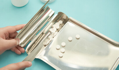 pills count by pharmacist for doctor prescription