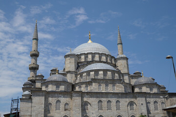 Fototapeta na wymiar New Mosque in Eminonu District, Istanbul, Turkiye