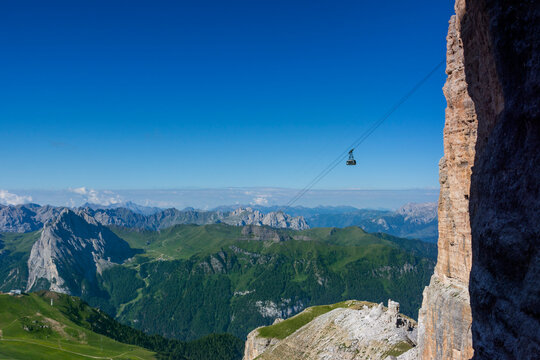 Sasso Pordoi,Sass Pordoi, funivia,Dolomiti